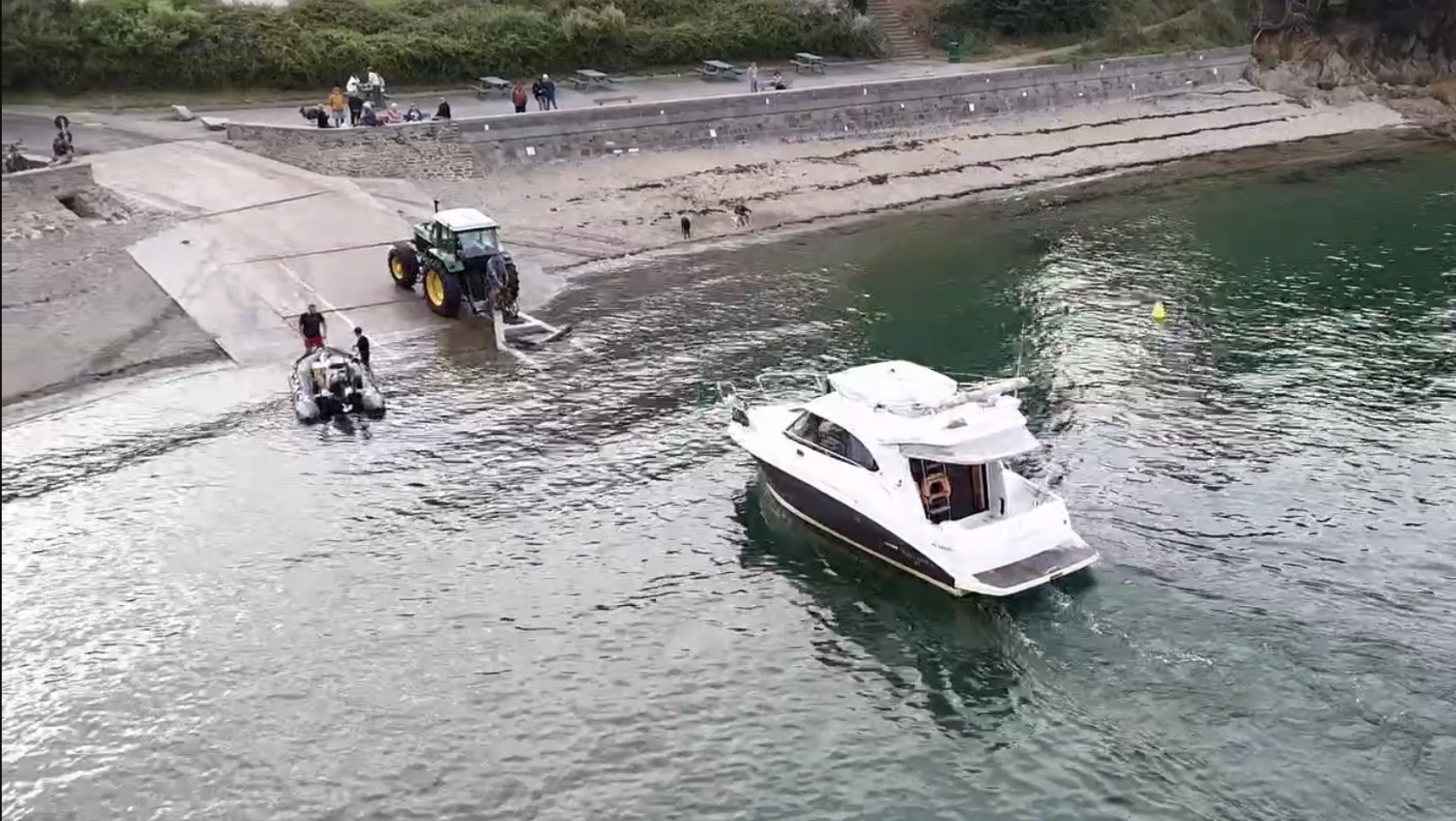 Chantier naval, mise à l'eau Cancale - Cancale Yachting