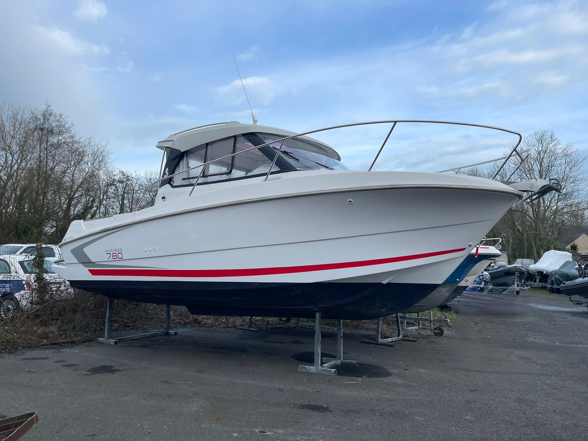 Beneteau Antares 7,80 150CV Suzuki 366h